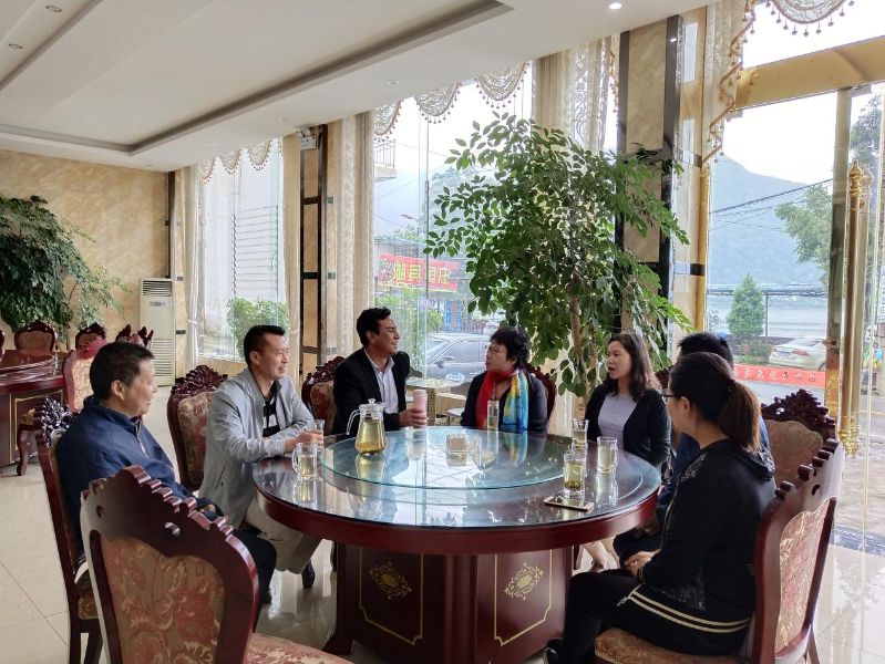 6��13�����磬��ɽ��ʷ־��������Σ����ģ�һ���ڻ������ٿ�������־�ޱ๤����̸��