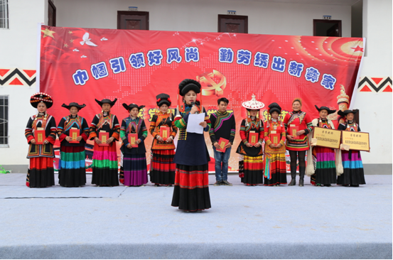 �ײ�����ף�����ˡ���Ů�ڻ...